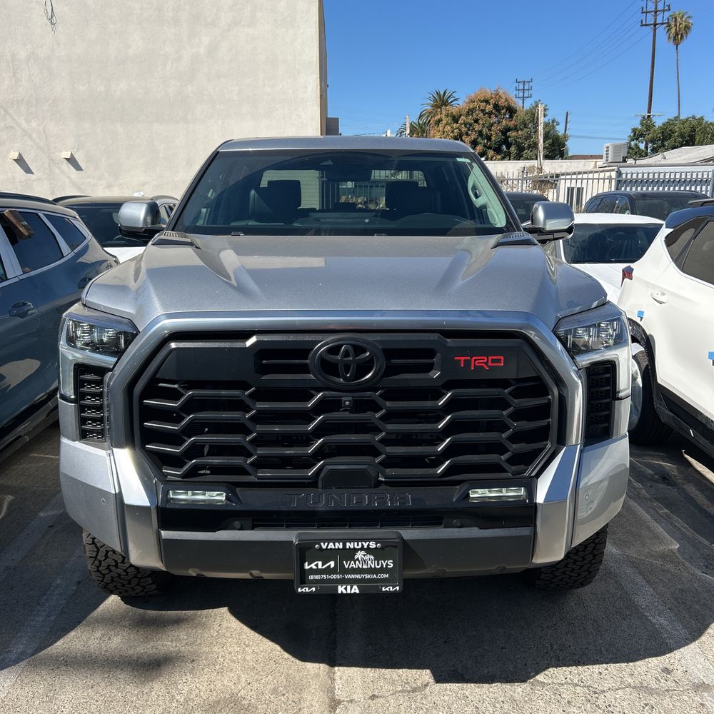 2023 Toyota Tundra Limited HV