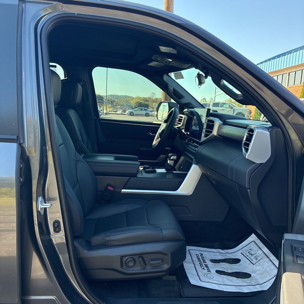 2024 Toyota Tundra Platinum
