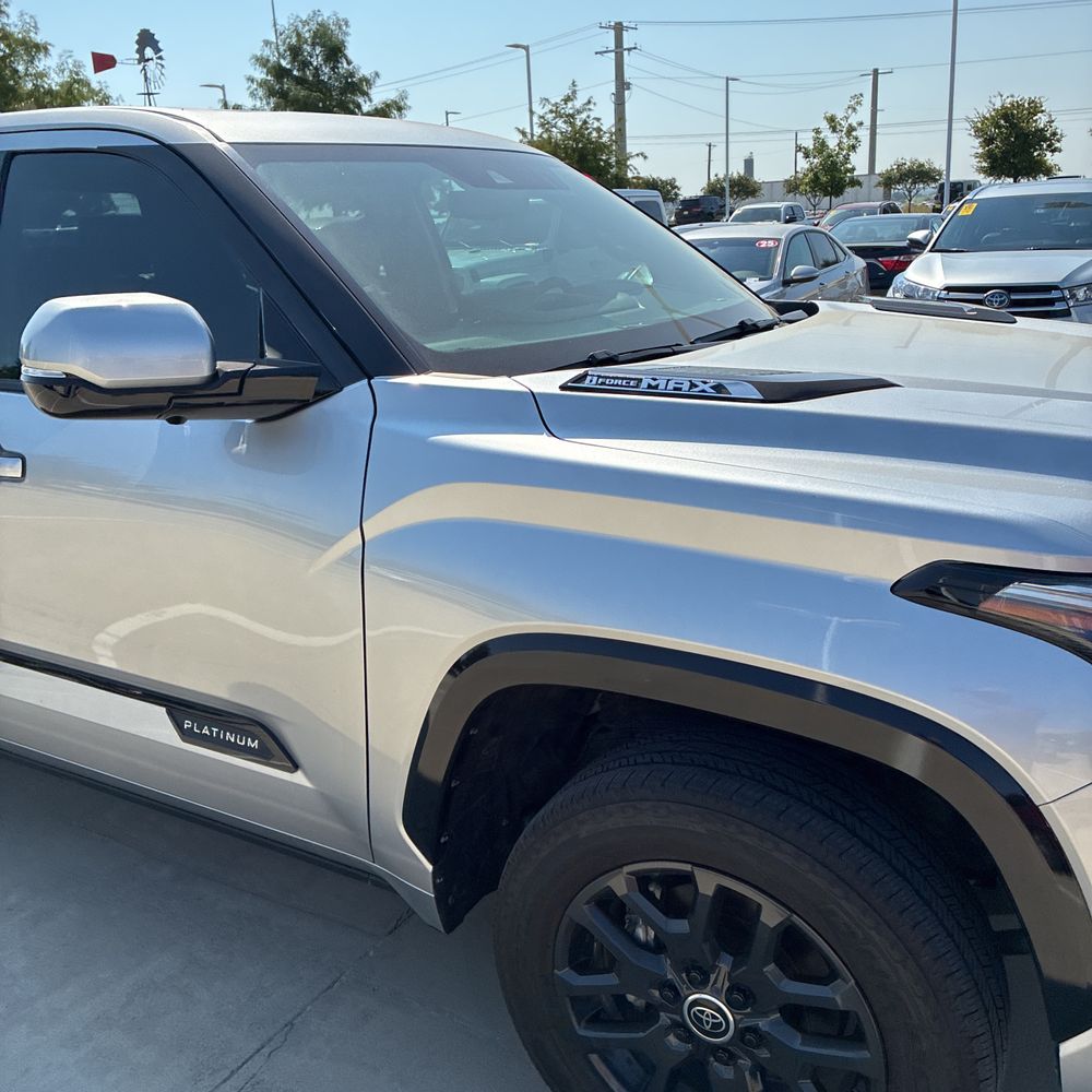 2023 Toyota Tundra Platinum HV