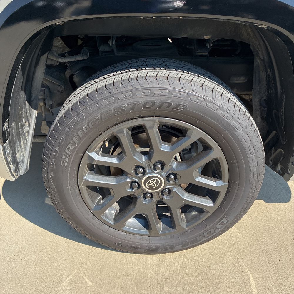2023 Toyota Tundra Platinum HV