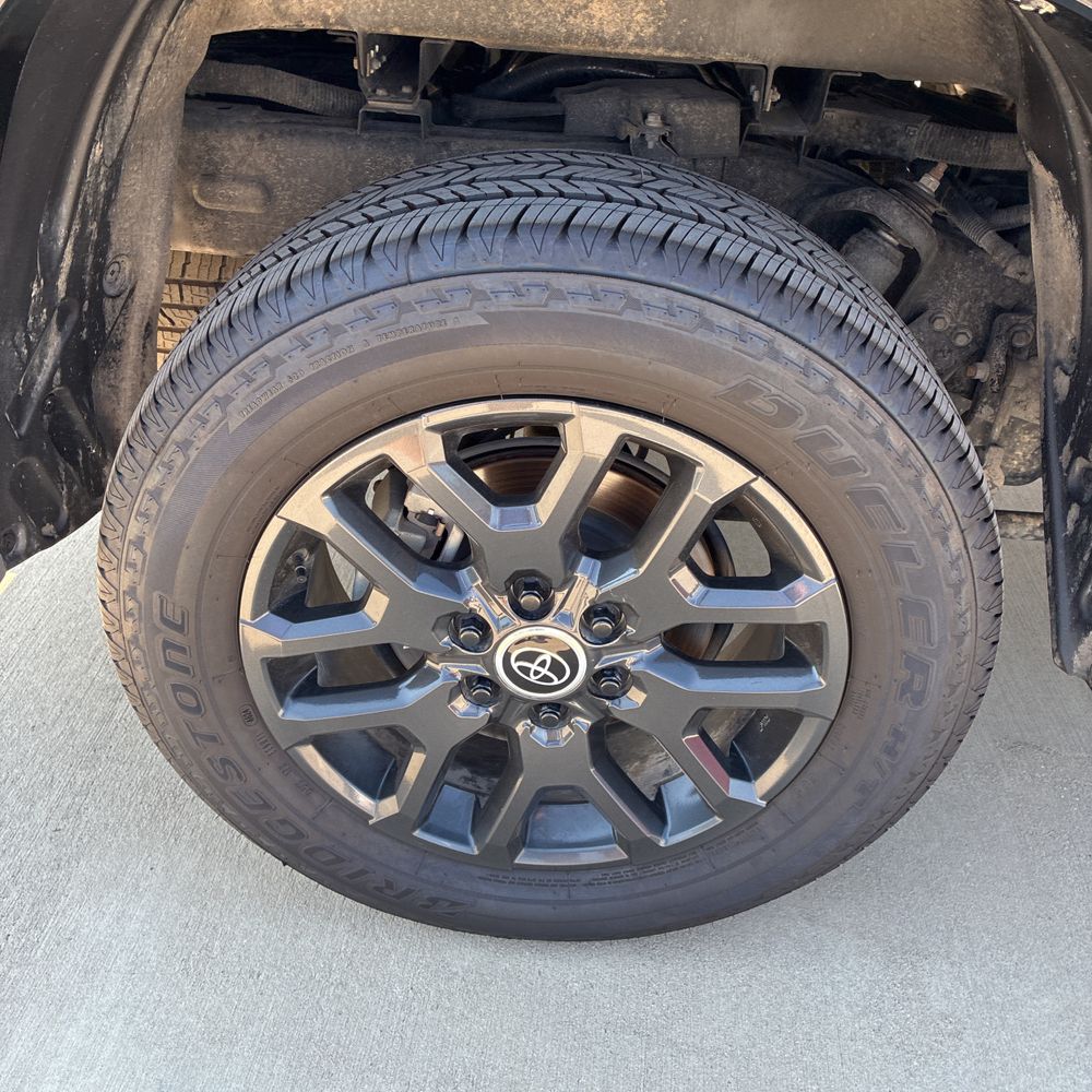 2023 Toyota Tundra Platinum HV