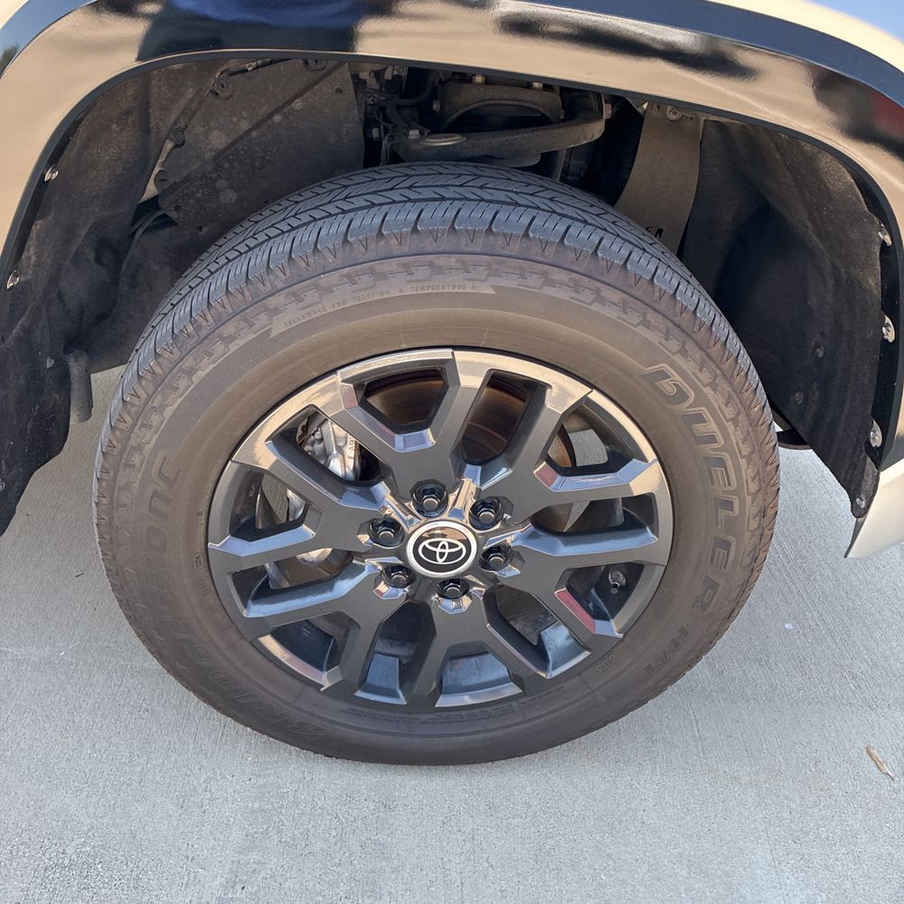 2023 Toyota Tundra Platinum HV