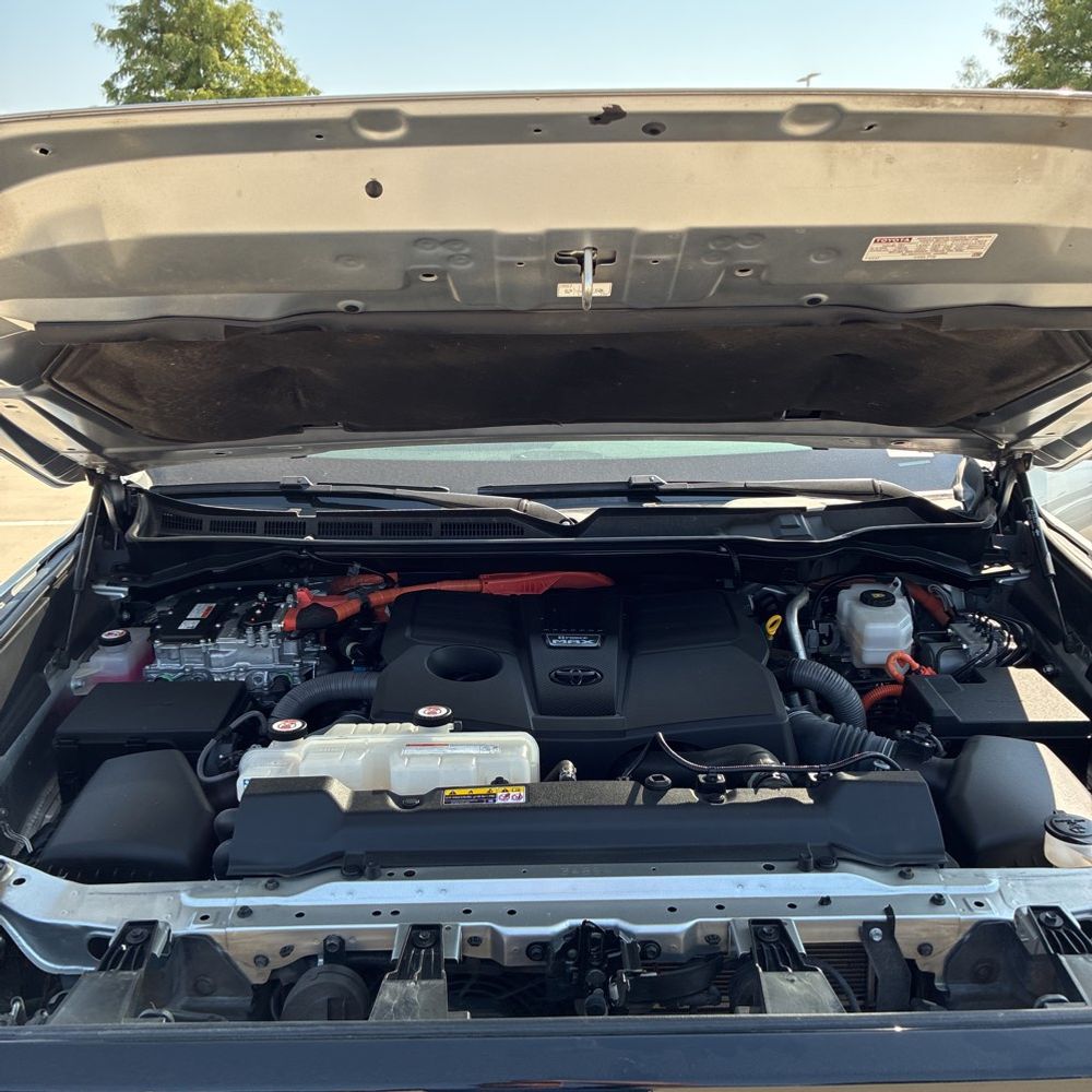 2023 Toyota Tundra Platinum HV