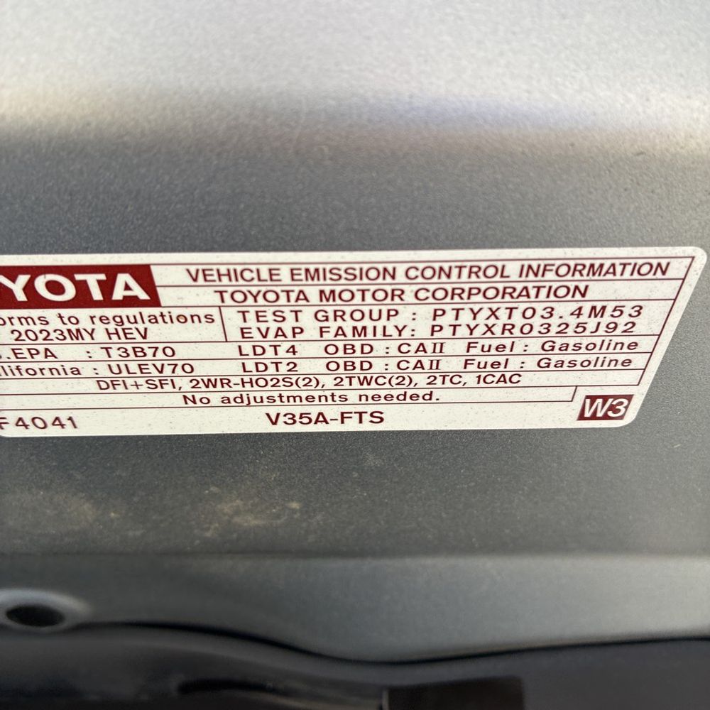 2023 Toyota Tundra Platinum HV