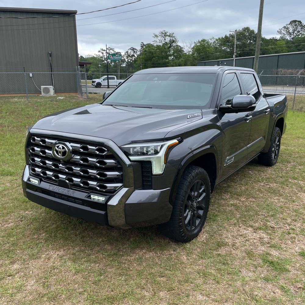2025 Toyota Tundra Platinum HV