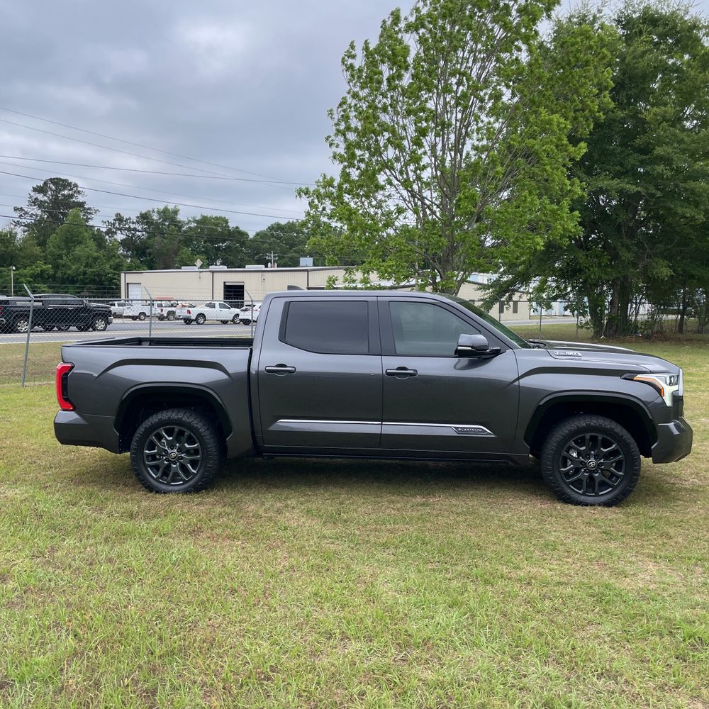 2025 Toyota Tundra Platinum HV
