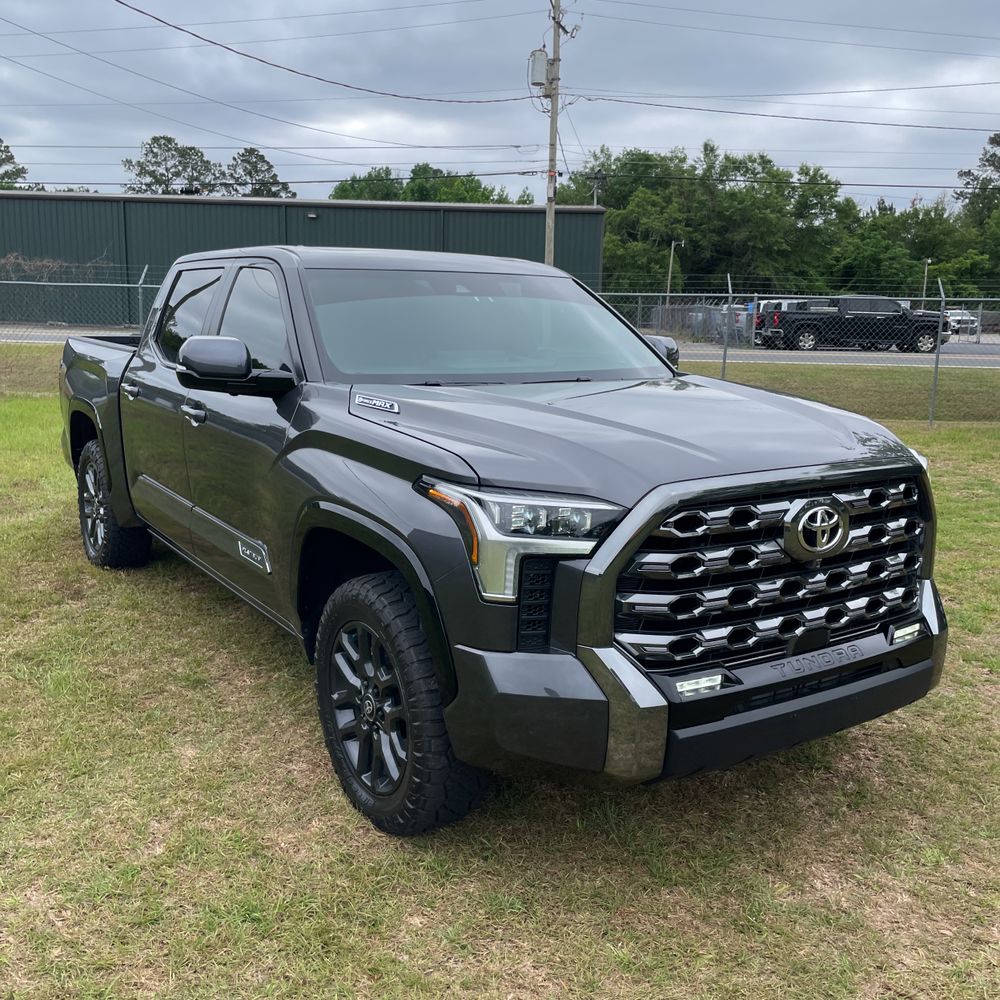 2025 Toyota Tundra Platinum HV
