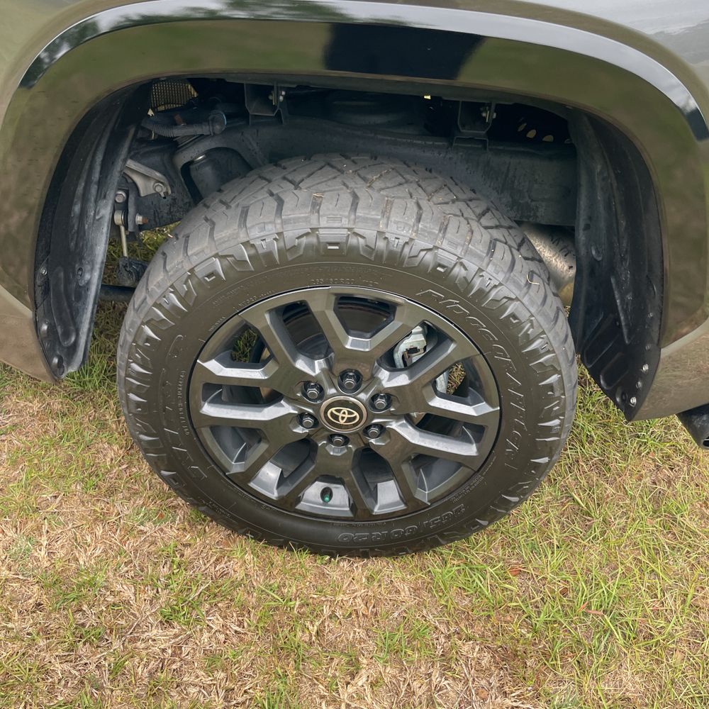 2025 Toyota Tundra Platinum HV
