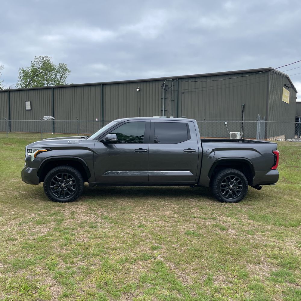 2025 Toyota Tundra Platinum HV