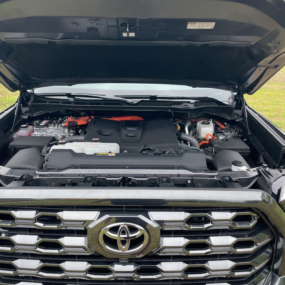 2025 Toyota Tundra Platinum HV
