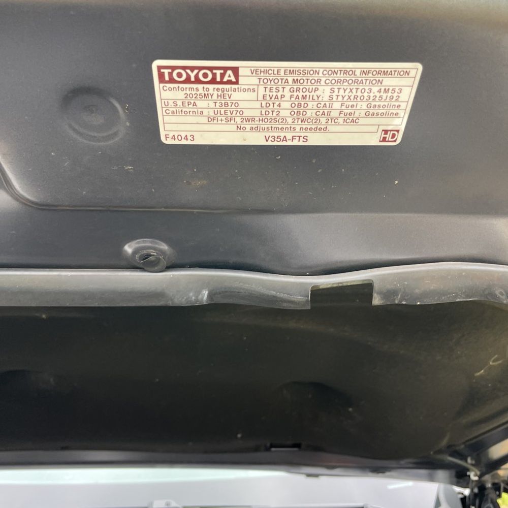 2025 Toyota Tundra Platinum HV