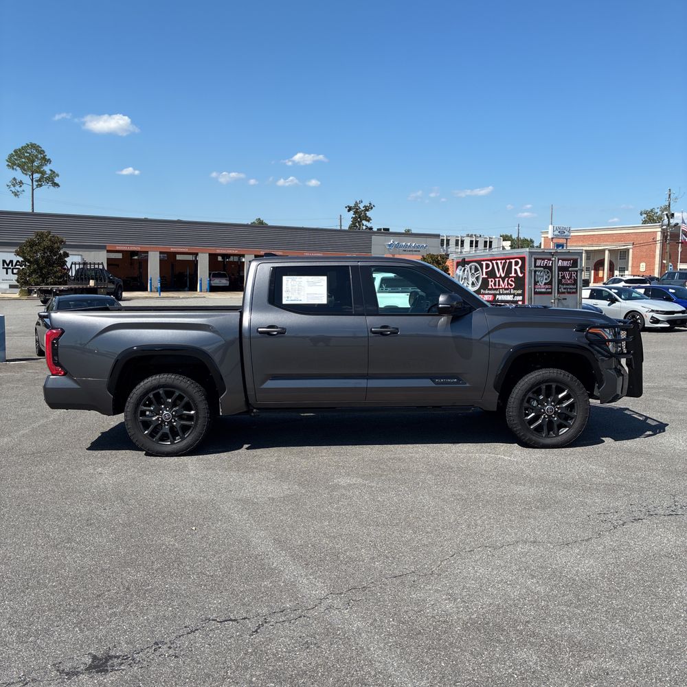 2022 Toyota Tundra Platinum HV