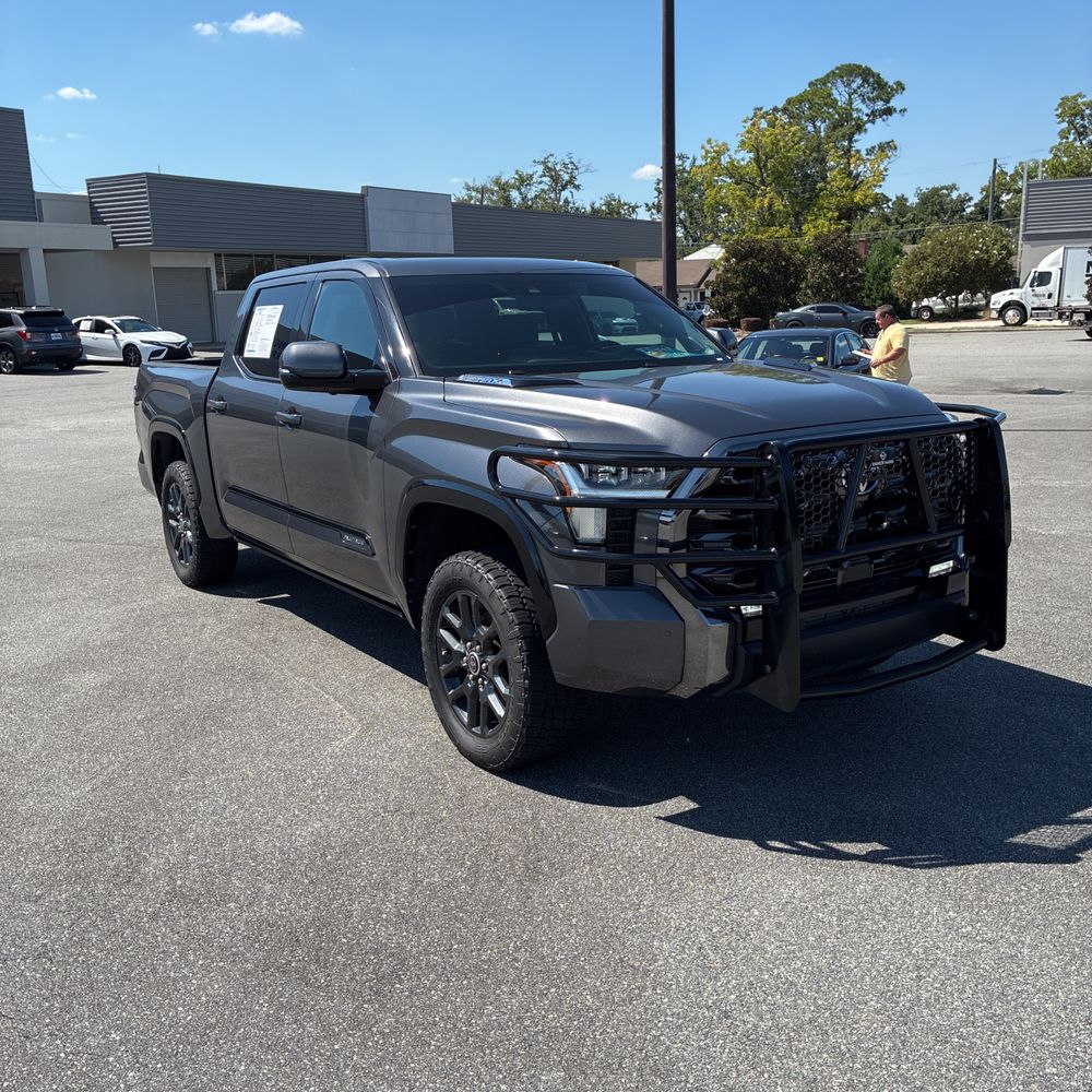 2022 Toyota Tundra Platinum HV