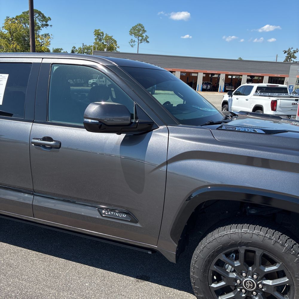 2022 Toyota Tundra Platinum HV