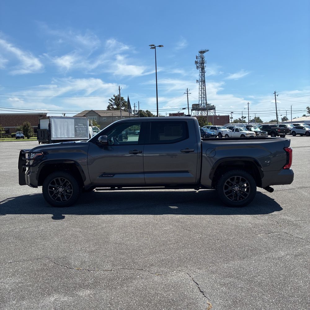 2022 Toyota Tundra Platinum HV