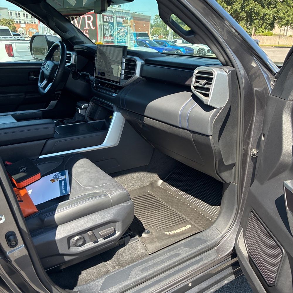 2022 Toyota Tundra Platinum HV