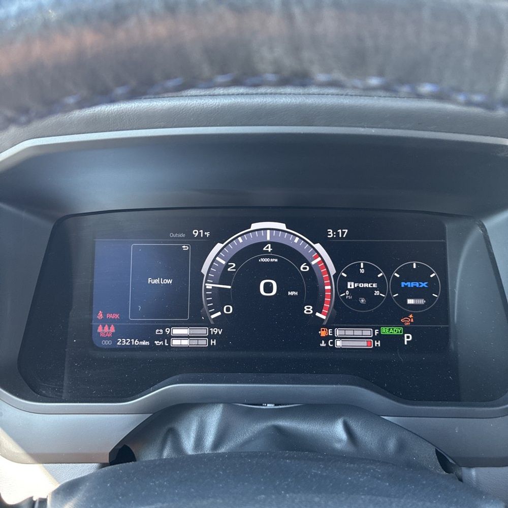 2022 Toyota Tundra Platinum HV