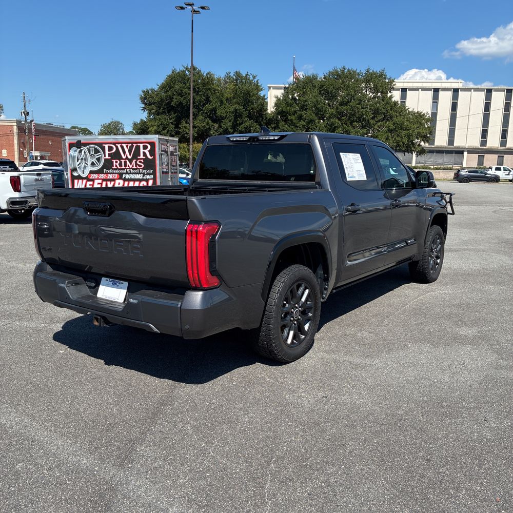 2022 Toyota Tundra Platinum HV