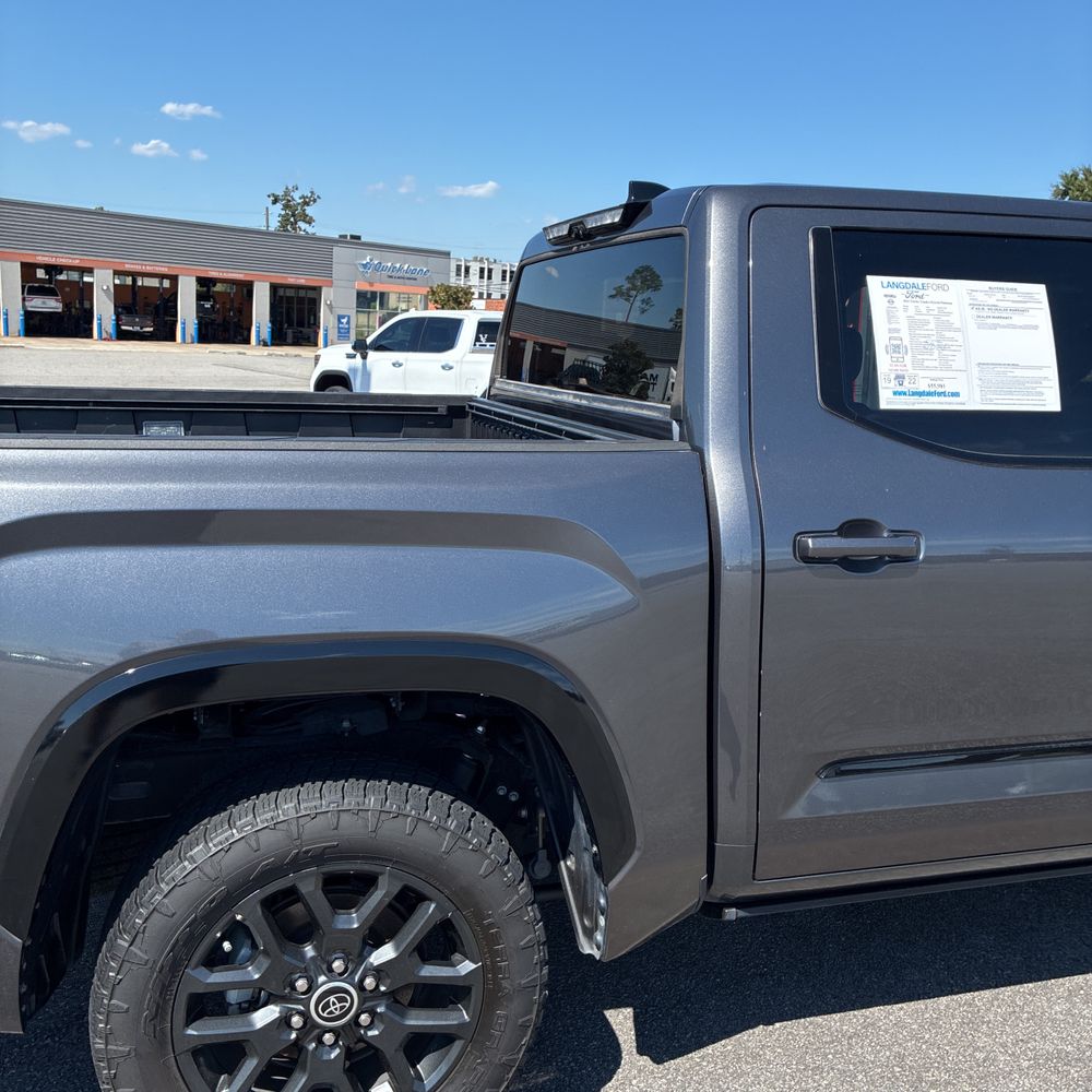 2022 Toyota Tundra Platinum HV
