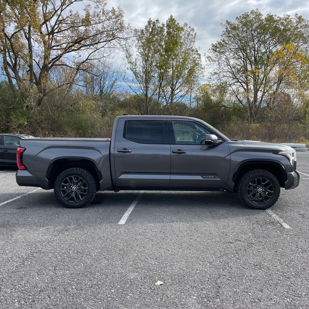 2023 Toyota Tundra Platinum HV