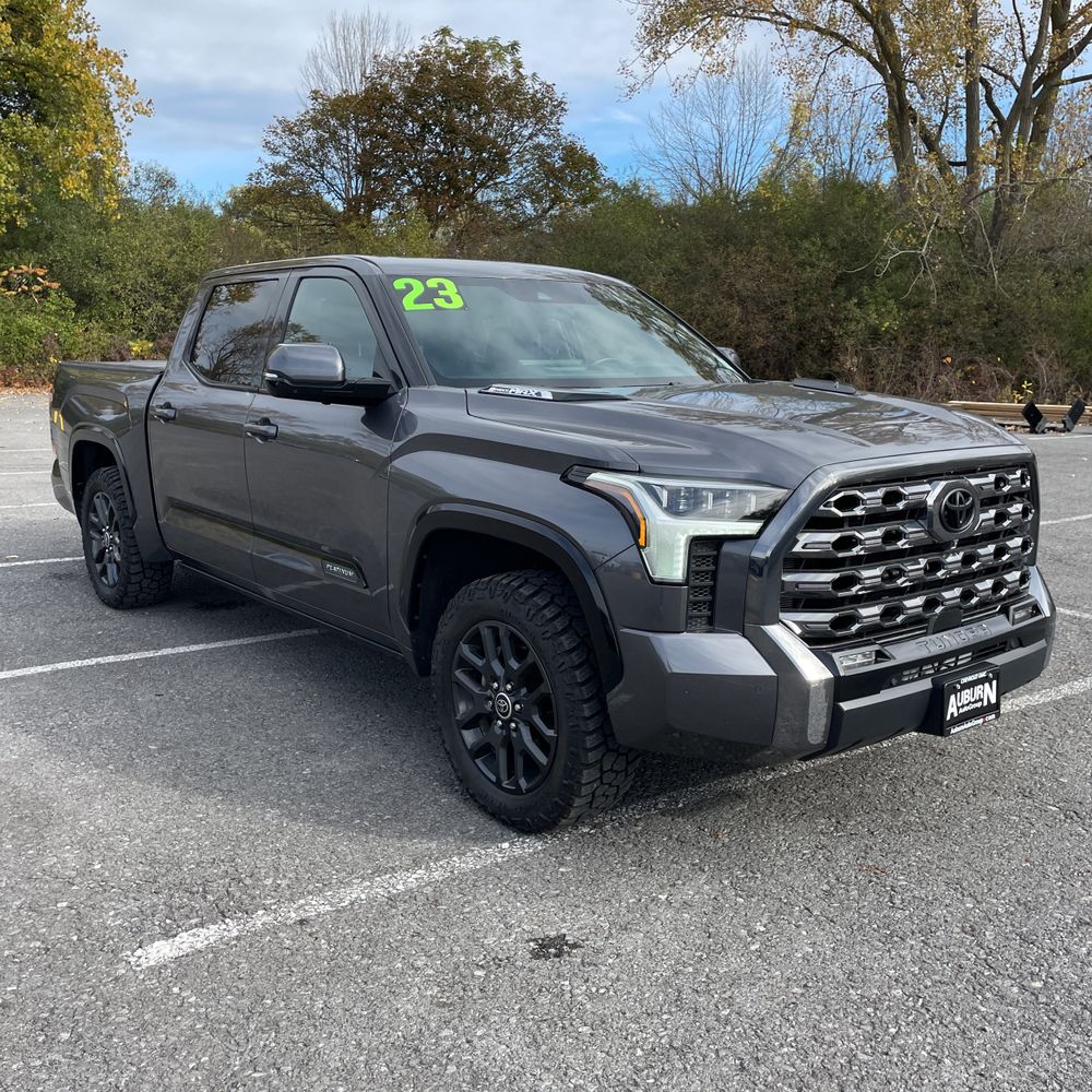 2023 Toyota Tundra Platinum HV