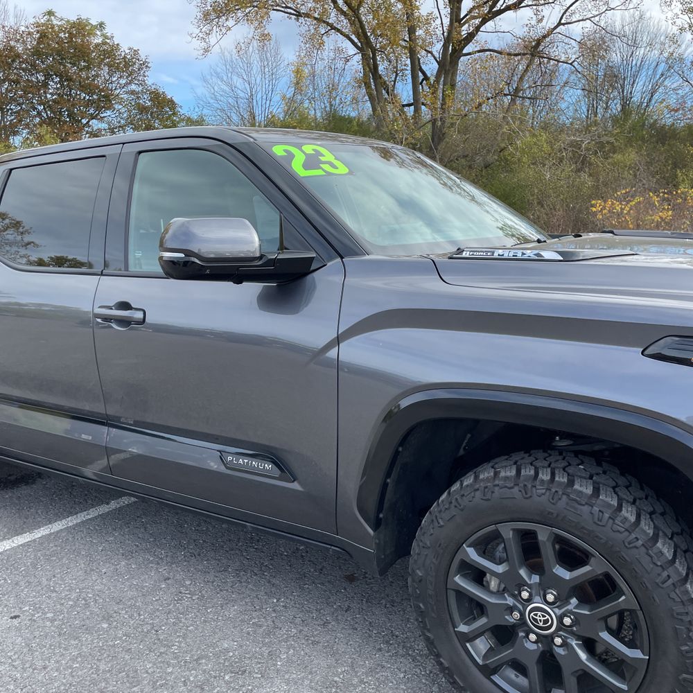 2023 Toyota Tundra Platinum HV