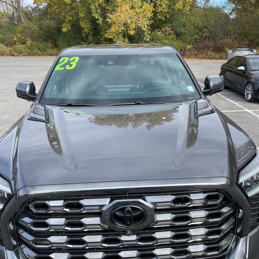 2023 Toyota Tundra Platinum HV
