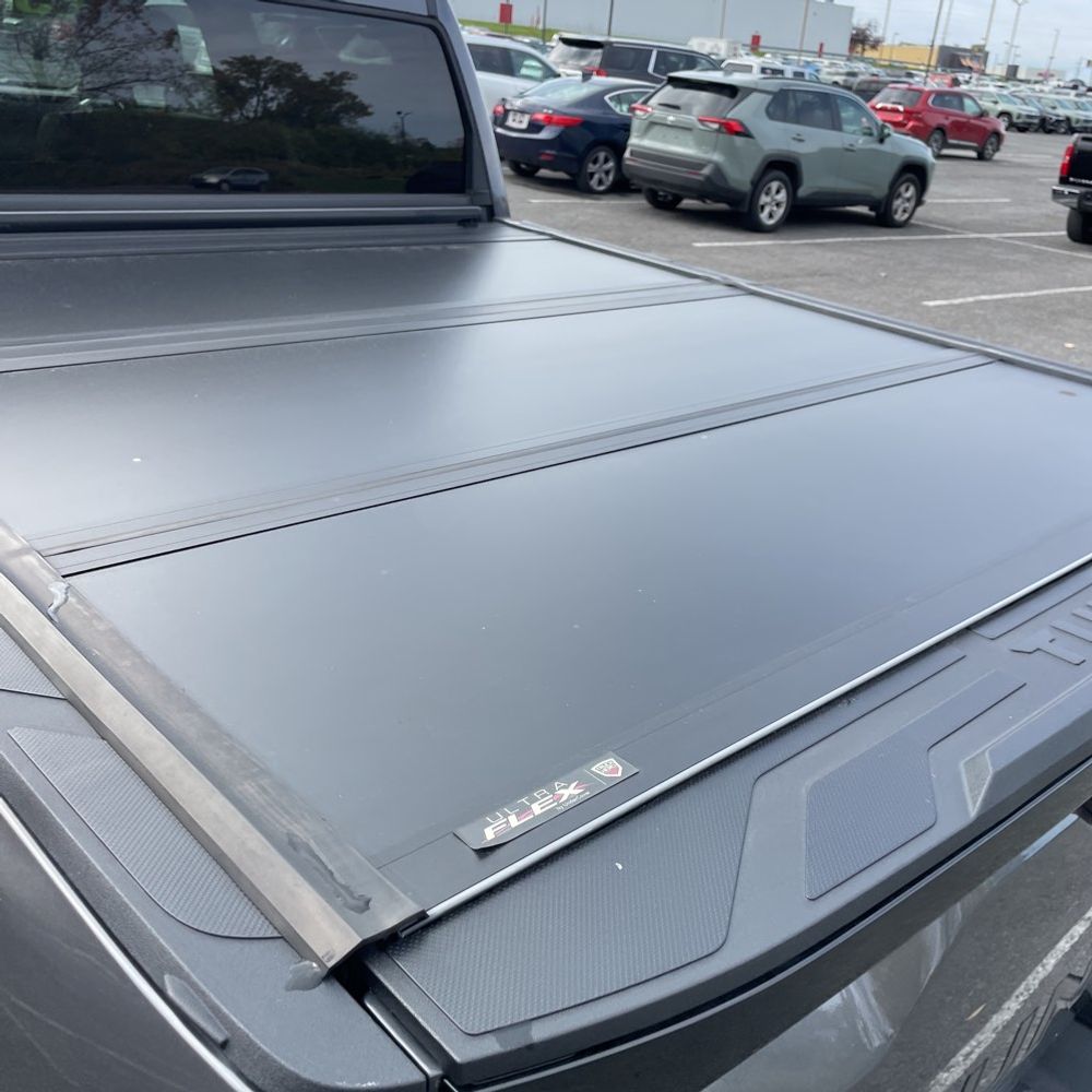 2023 Toyota Tundra Platinum HV
