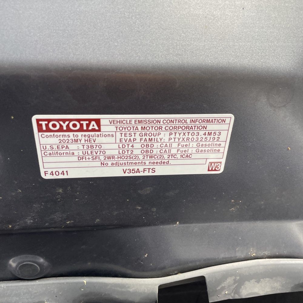 2023 Toyota Tundra Platinum HV