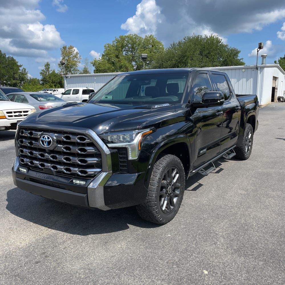2024 Toyota Tundra Platinum HV