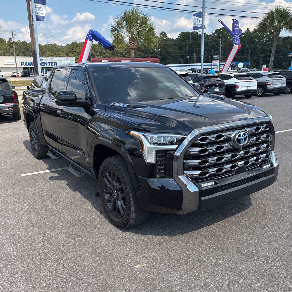 2024 Toyota Tundra Platinum HV