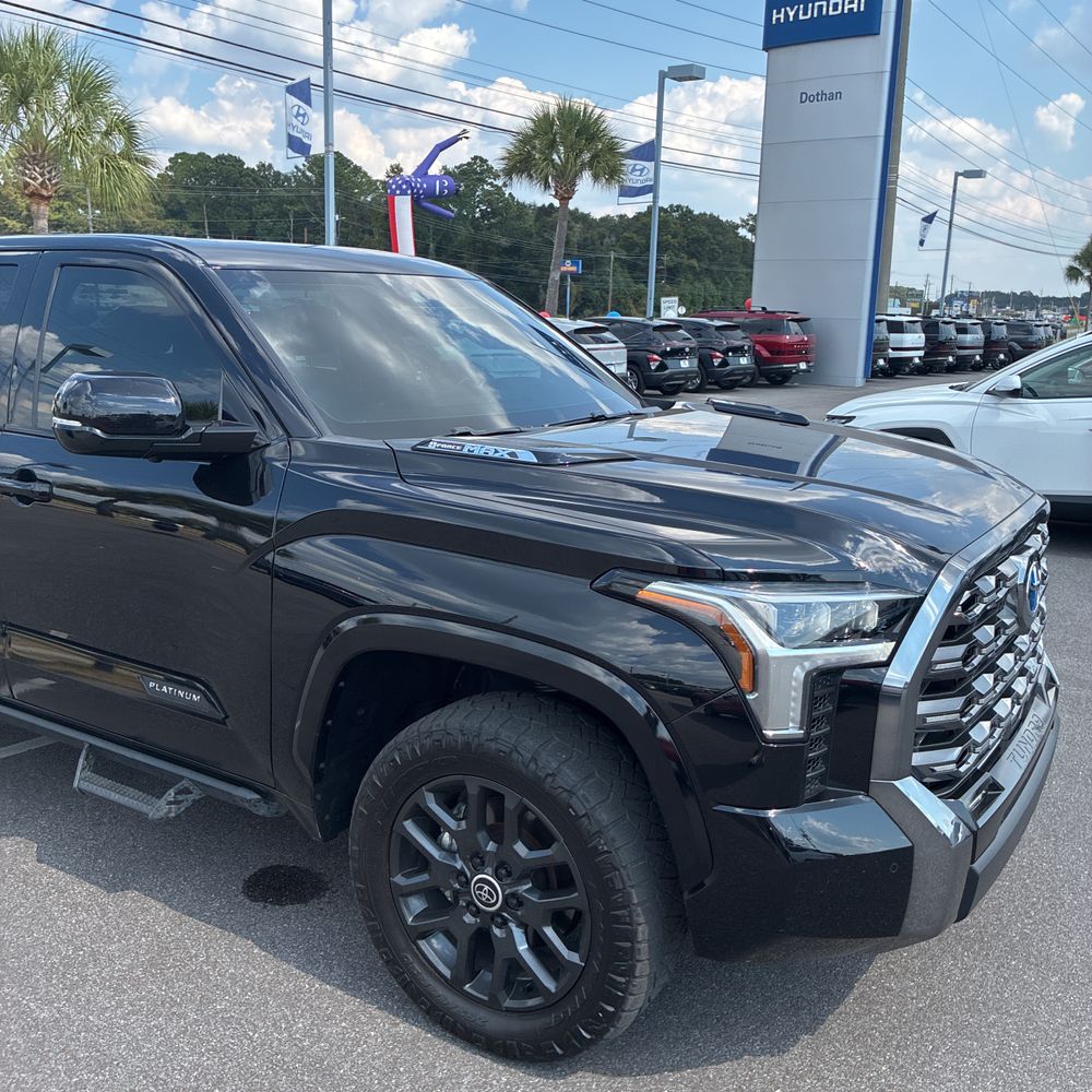 2024 Toyota Tundra Platinum HV
