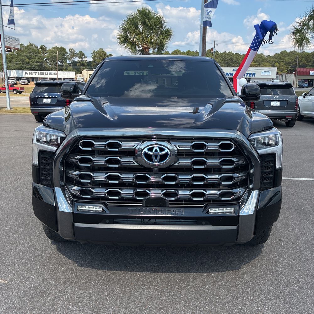 2024 Toyota Tundra Platinum HV