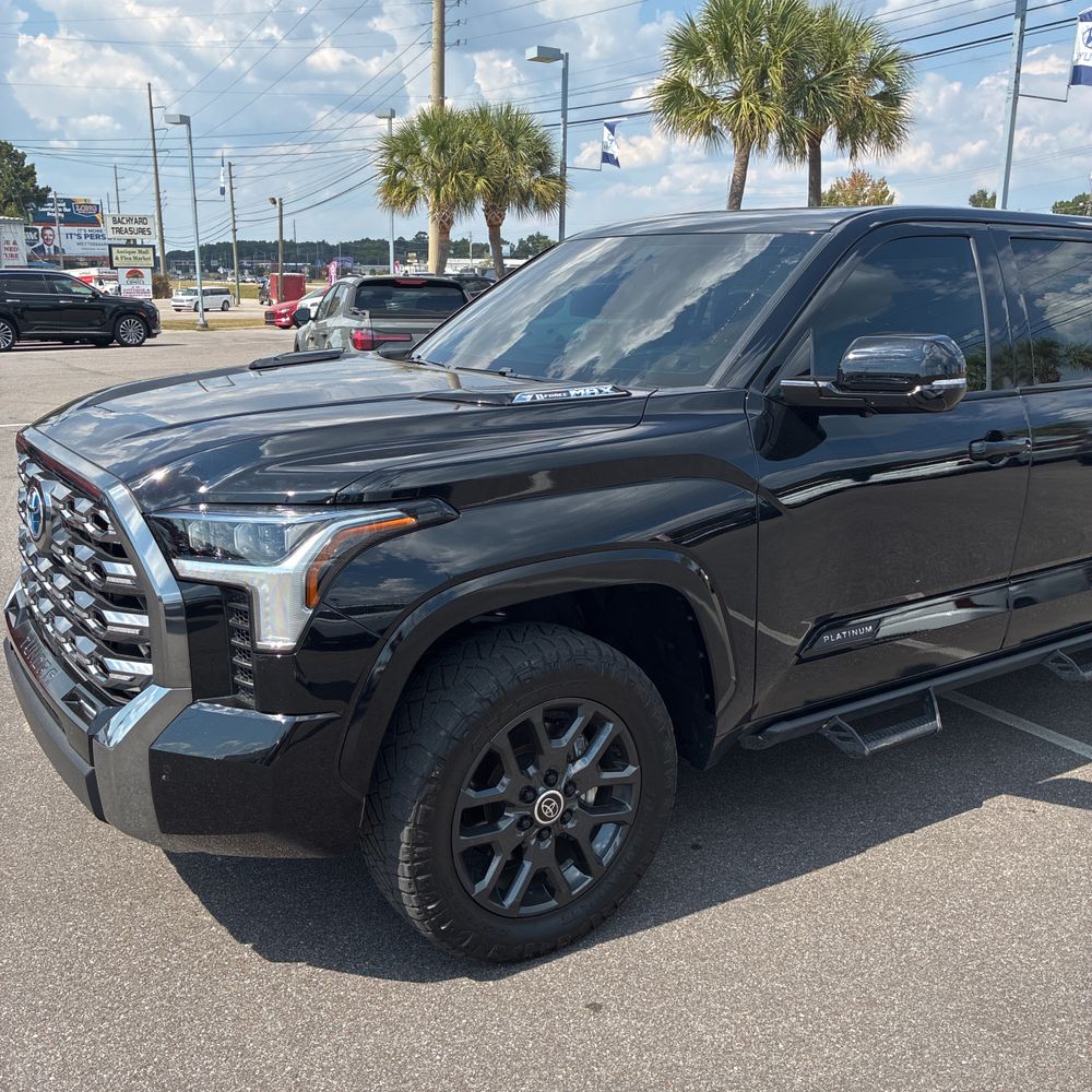 2024 Toyota Tundra Platinum HV
