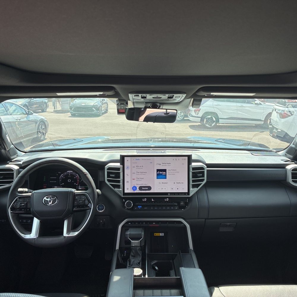 2024 Toyota Tundra Platinum HV