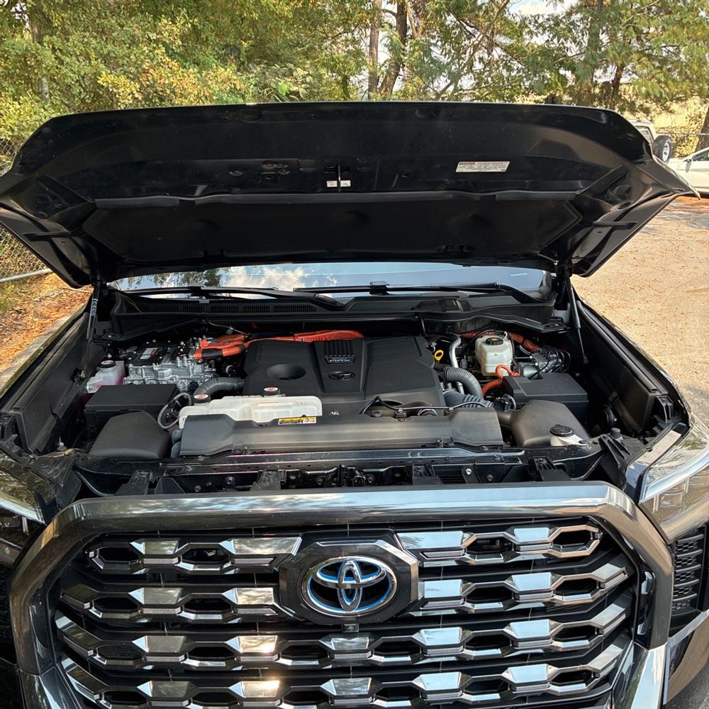 2024 Toyota Tundra Platinum HV