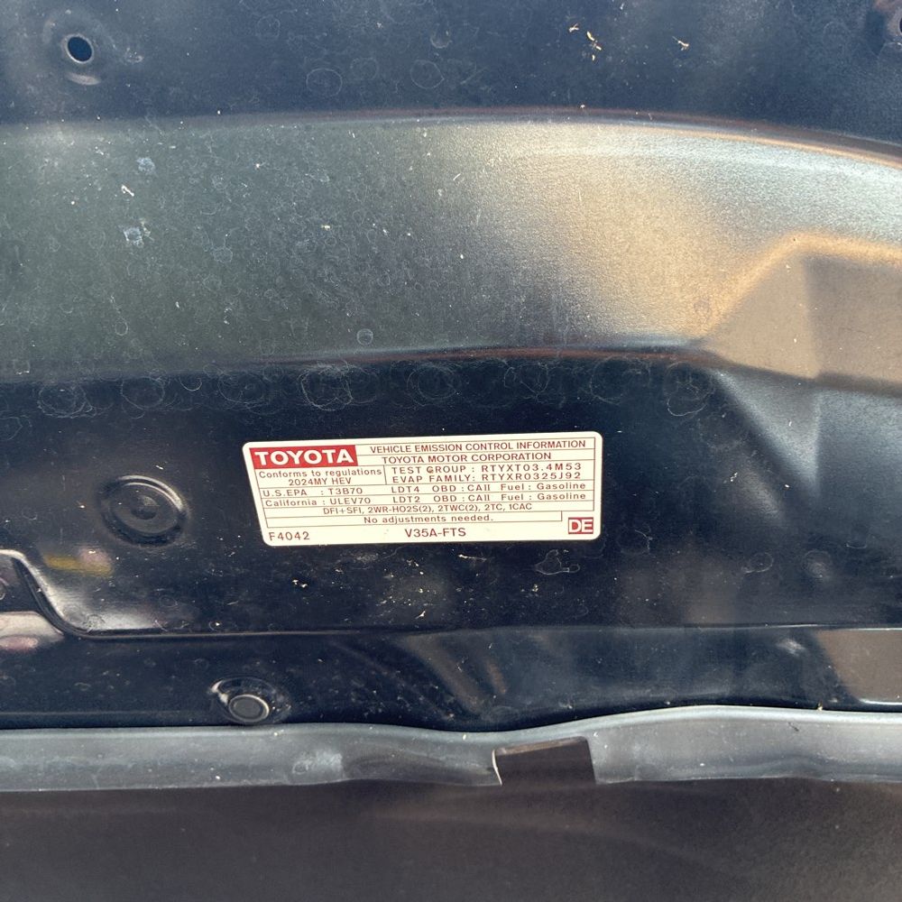 2024 Toyota Tundra Platinum HV