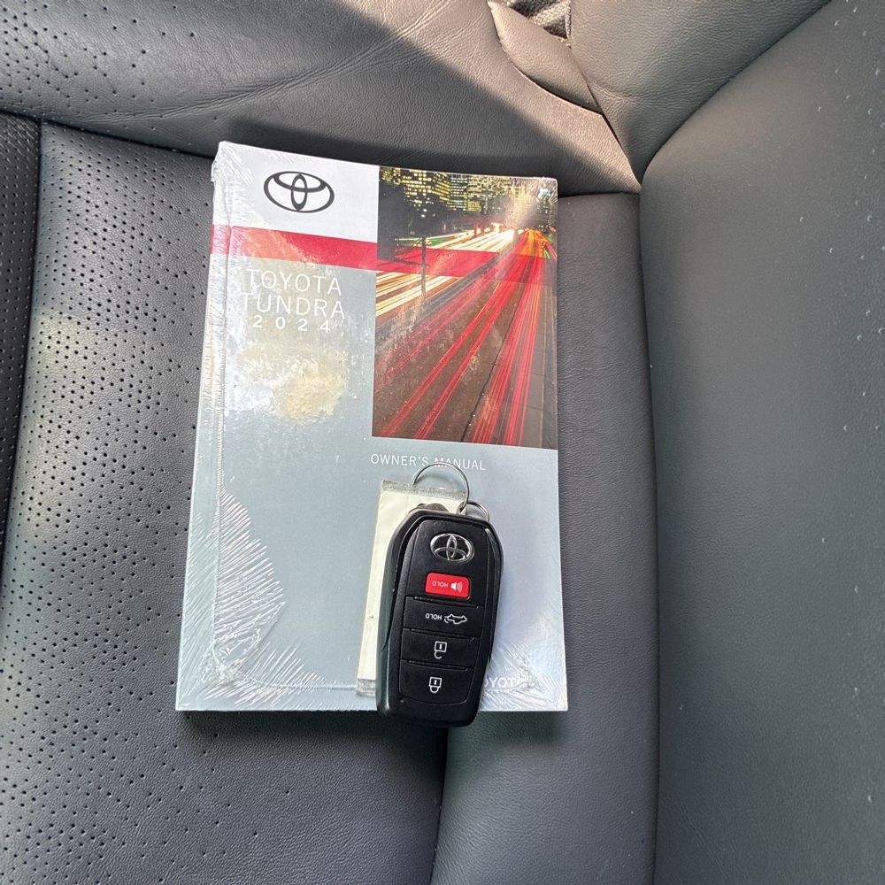 2024 Toyota Tundra Platinum HV