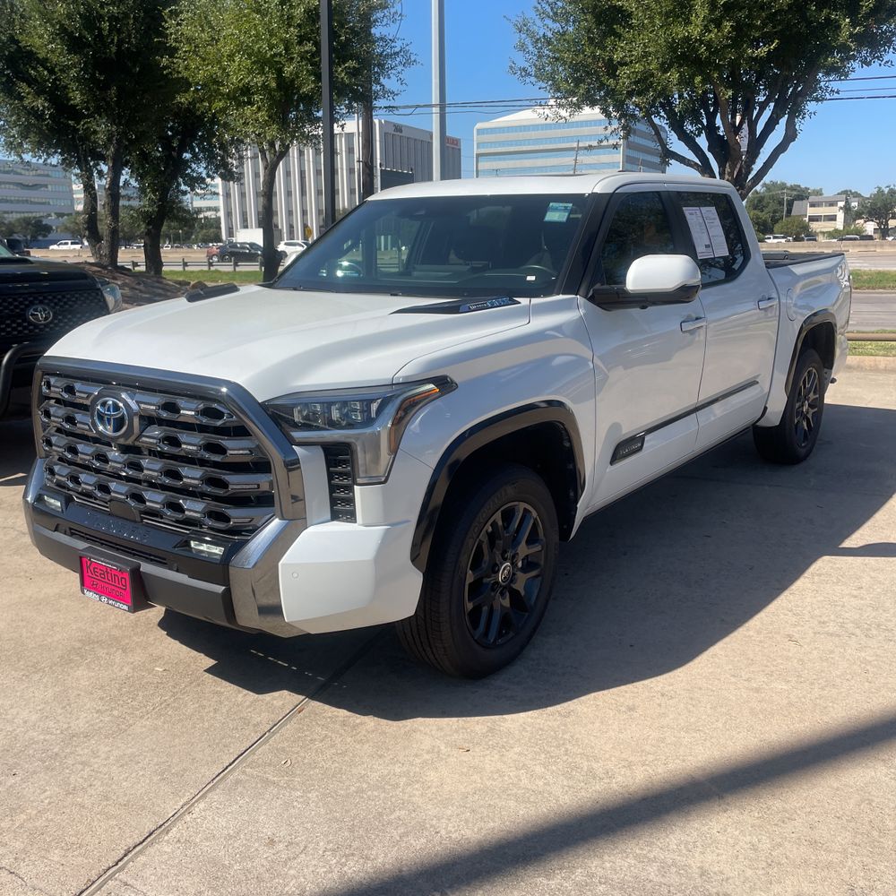 2024 Toyota Tundra Platinum HV