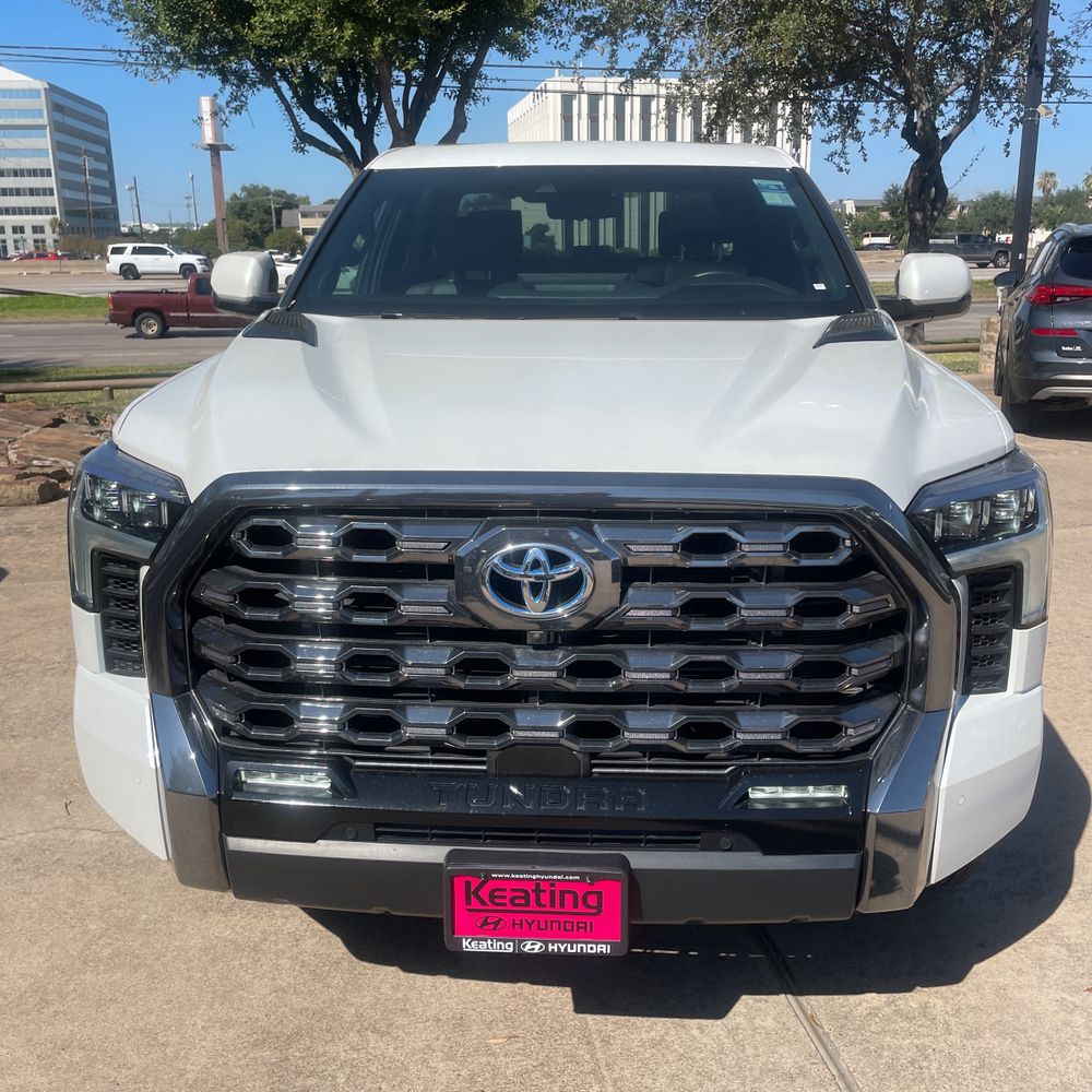 2024 Toyota Tundra Platinum HV
