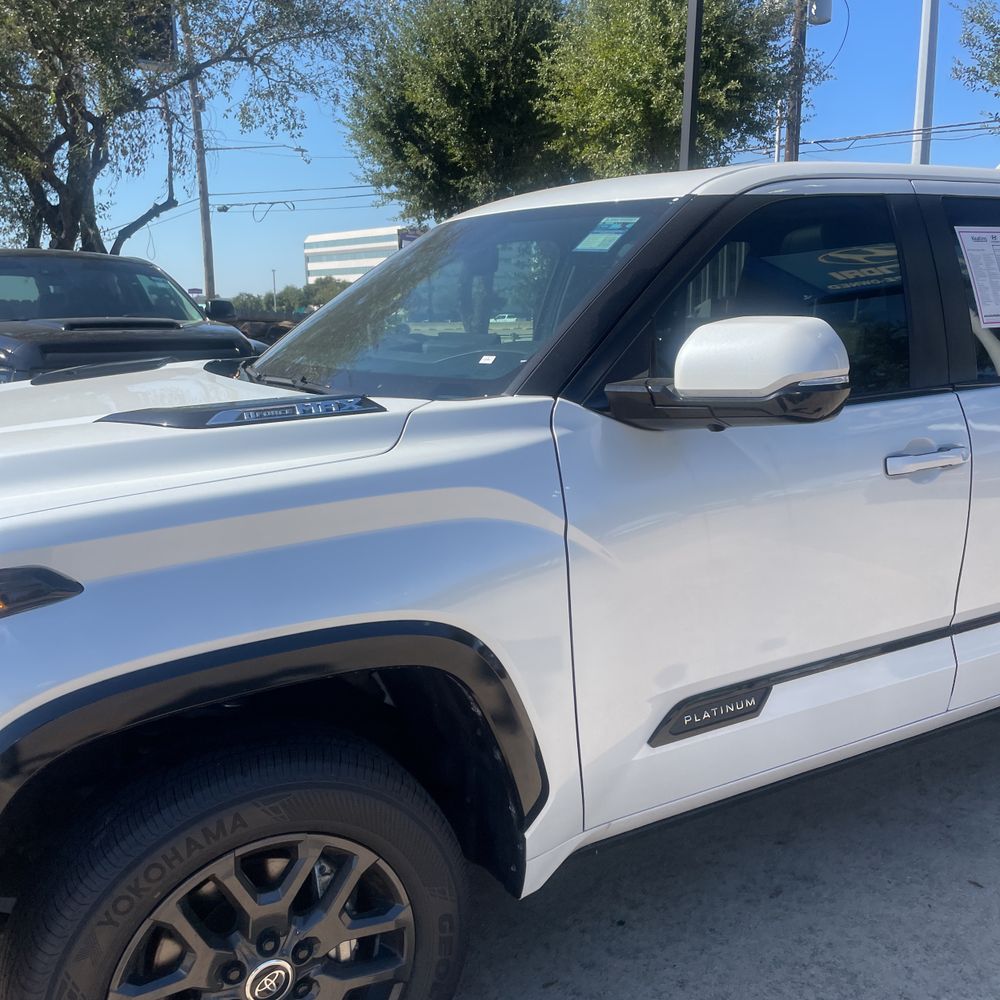 2024 Toyota Tundra Platinum HV