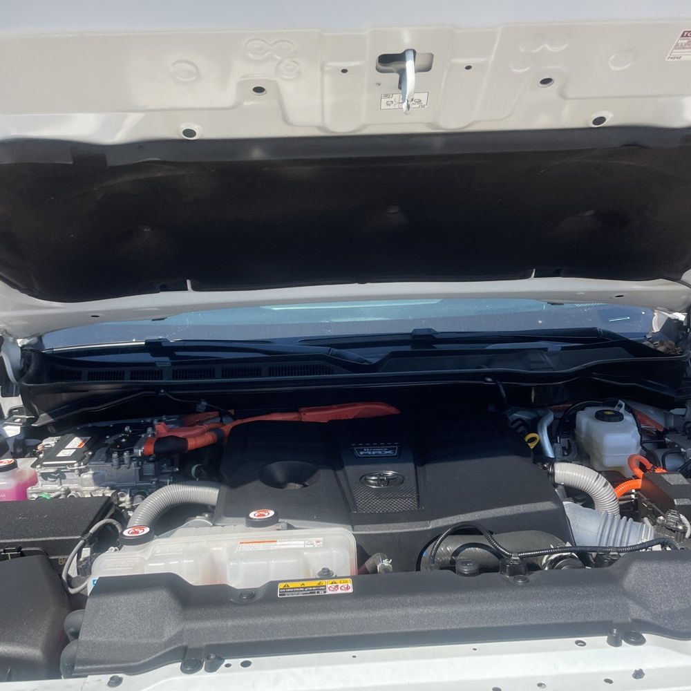 2024 Toyota Tundra Platinum HV