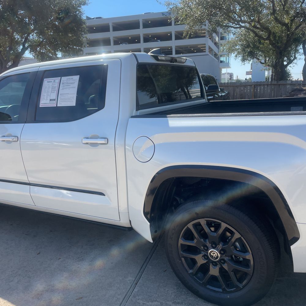 2024 Toyota Tundra Platinum HV
