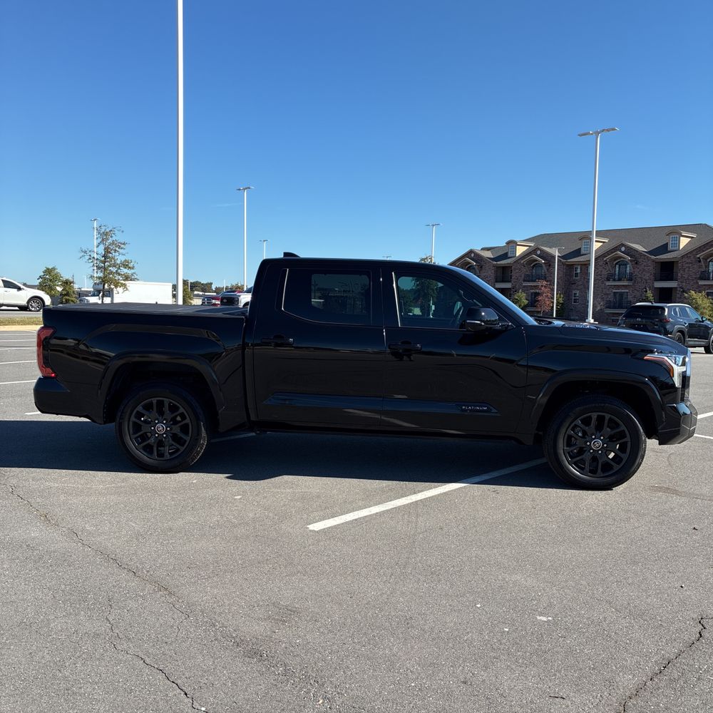 2023 Toyota Tundra Platinum HV
