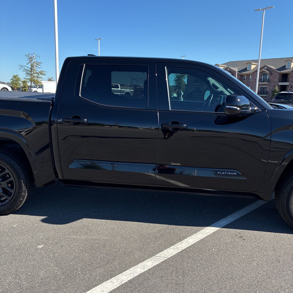 2023 Toyota Tundra Platinum HV