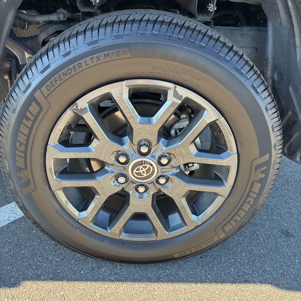 2023 Toyota Tundra Platinum HV