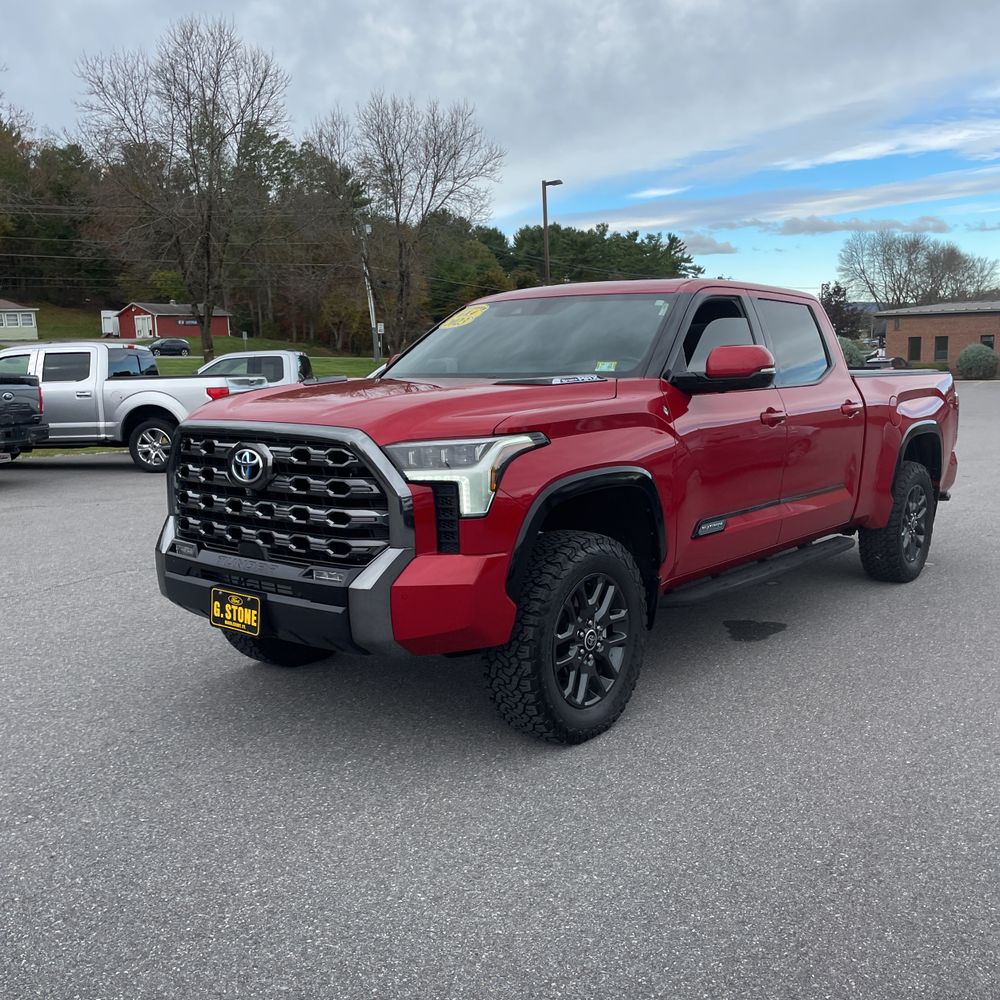 2023 Toyota Tundra Platinum HV