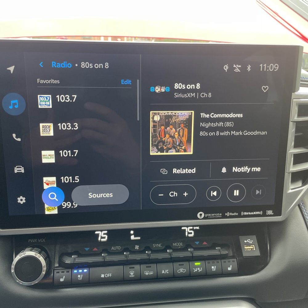 2023 Toyota Tundra Platinum HV