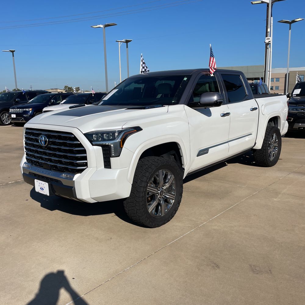 2024 Toyota Tundra Capstone HV