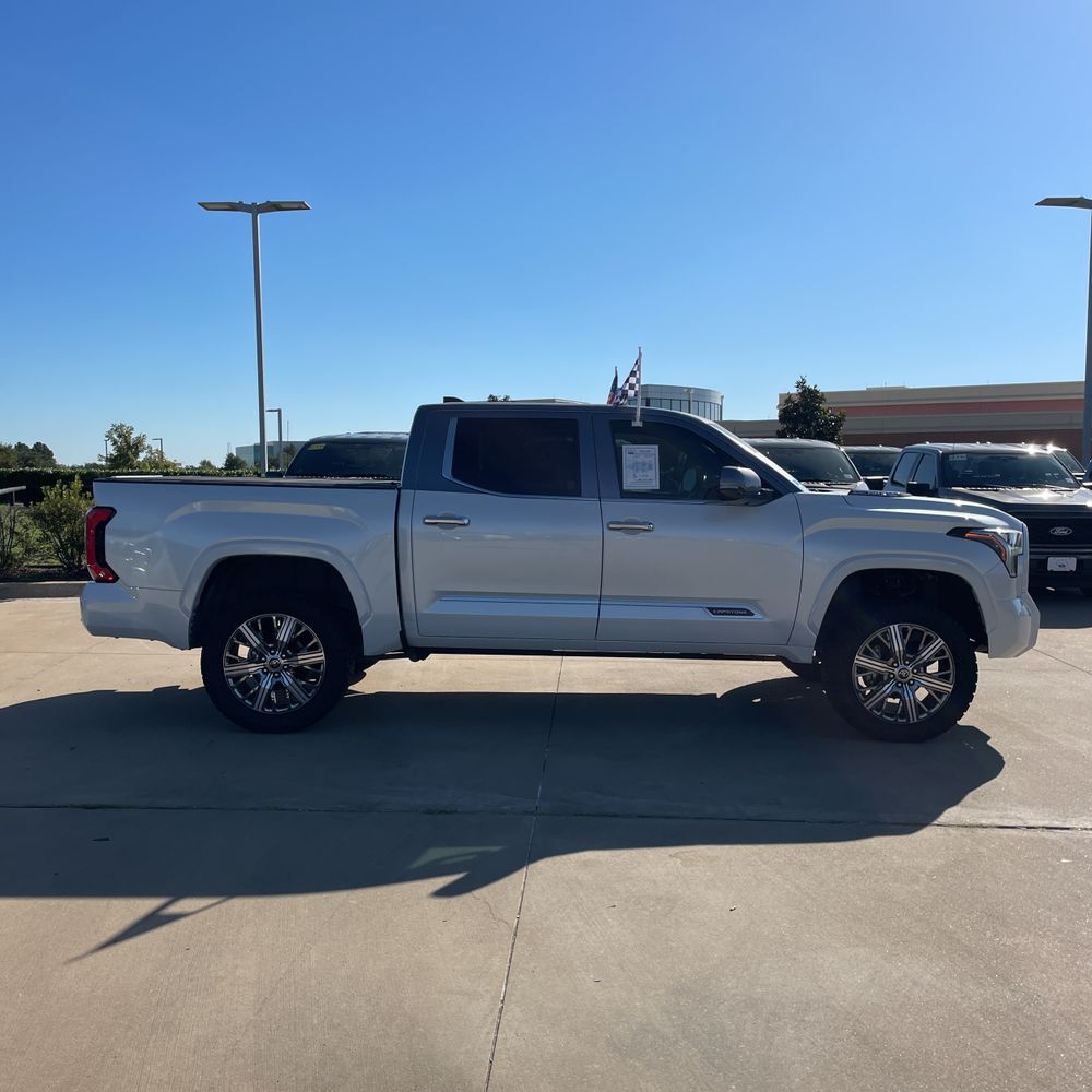 2024 Toyota Tundra Capstone HV